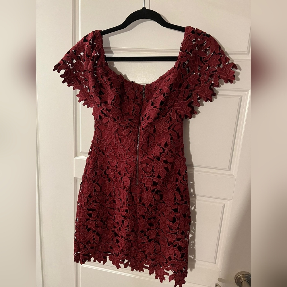 Red dress - Picture 2 of 3
